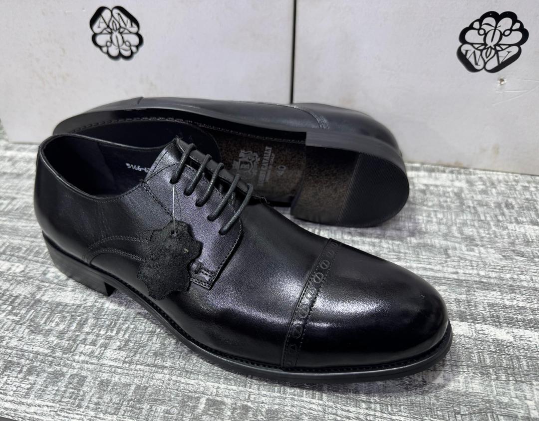 formal black leather Oxford dress shoes