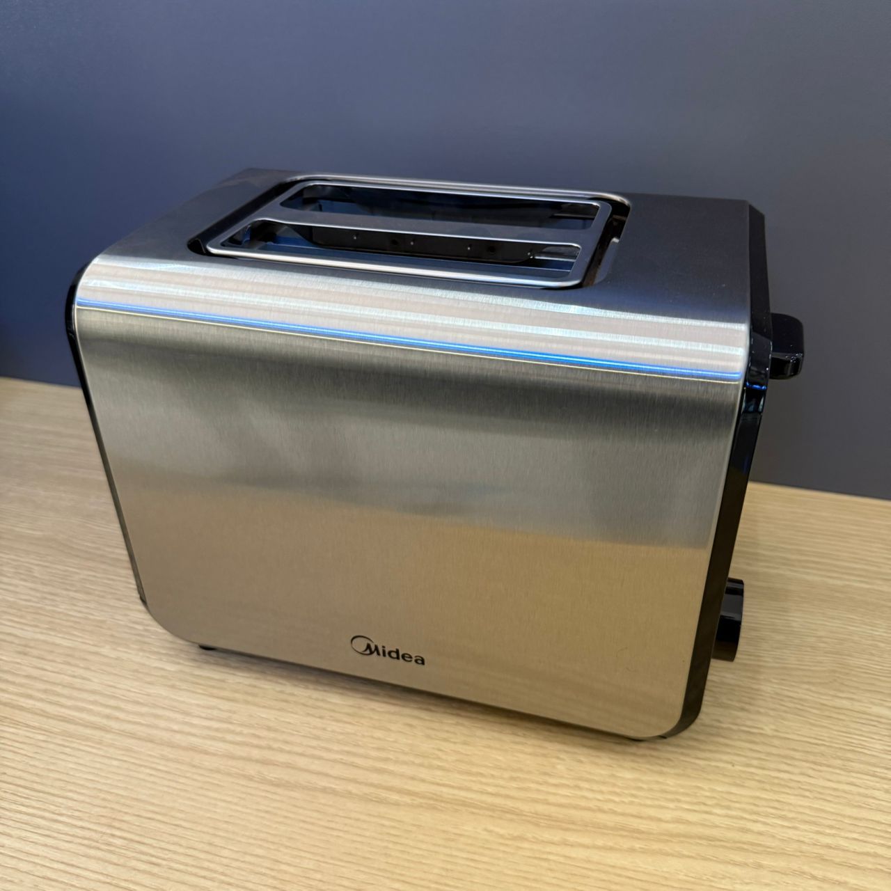 MIDEA 1.72KG TOASTER, 2 SLOTS, 950W WITH ADJUSTABLE BROWNING CONTROL, REMOVABLE CRUMB TRAY